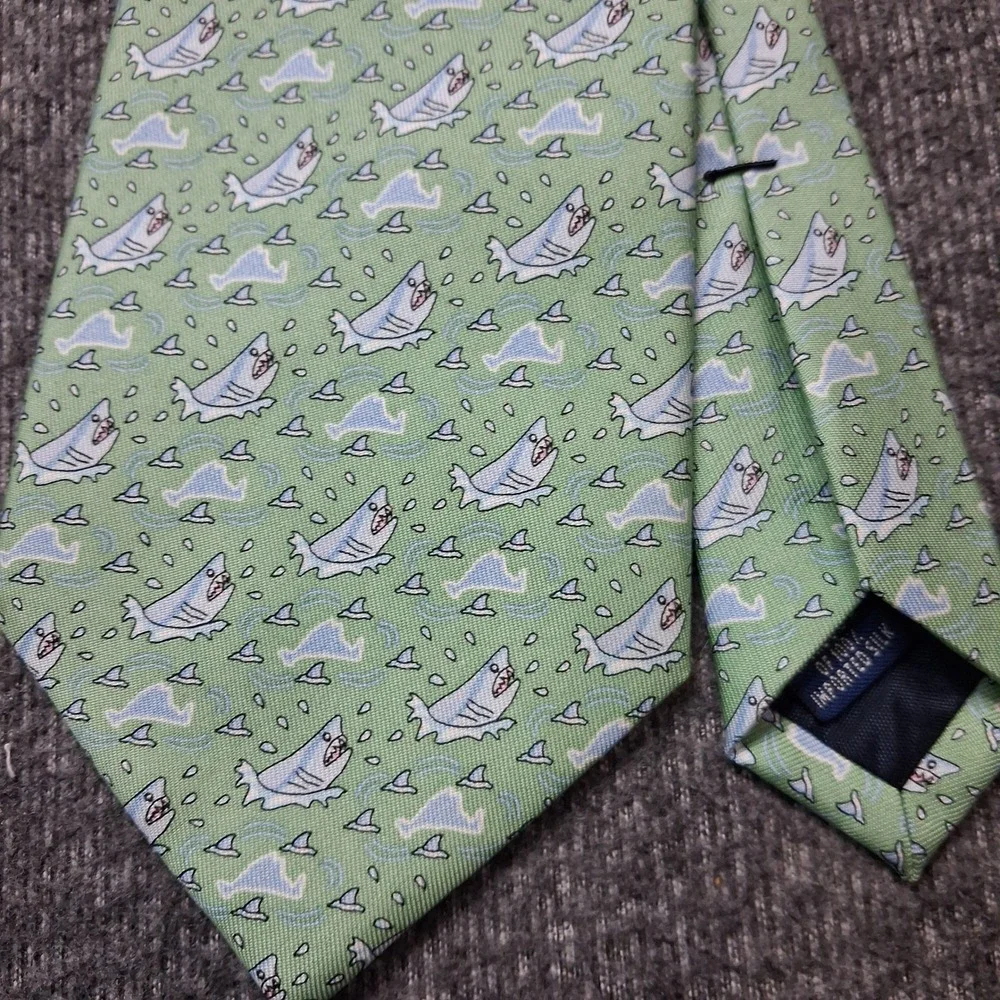 Vineyard Vines Mens Silk Tie Green Shark Boston Big Game Fishing Club Nautical